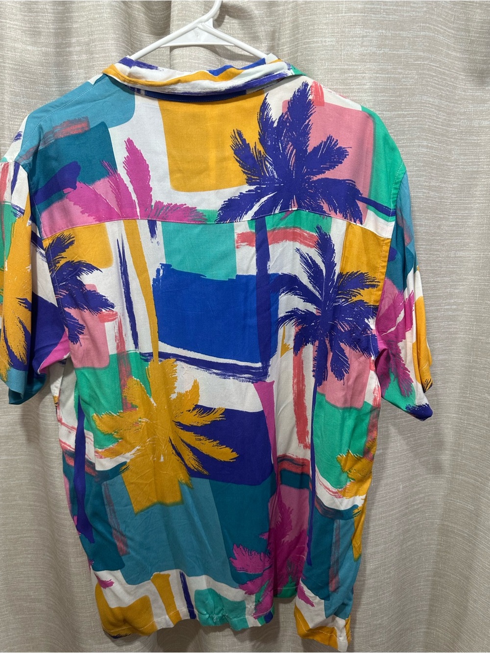 VSTR Premium Multicolor Abstract Button-Up - Picture 3 of 4
